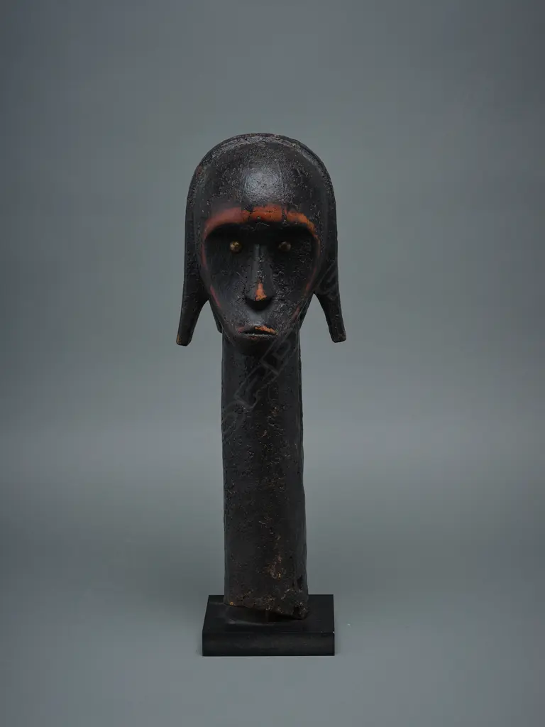 19thC wooden bust from a Fang reliquary ensemble - Cameroon, Image 1++